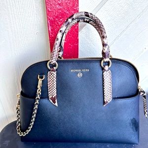 Women Medium Size bag